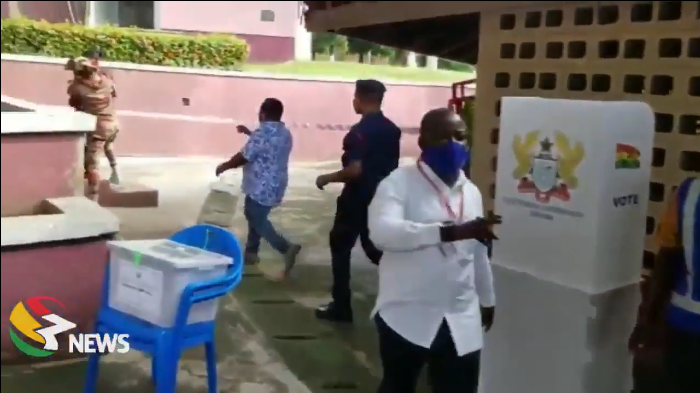NPP Decides: Blows, slaps fly as Okyem Aboagye’s agent prevents Bantama Treasurer from voting