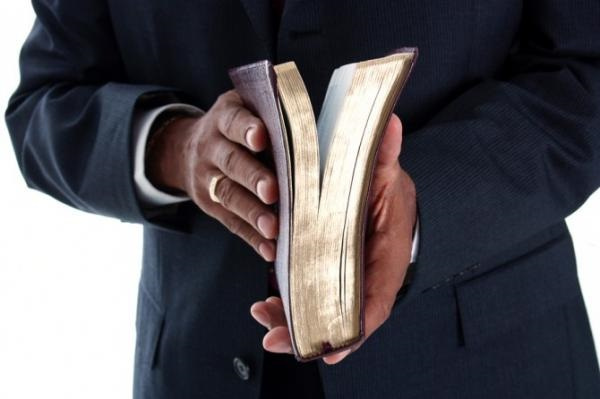 Pastor declared wanted for attempting to set nurse ablaze; dupes her of GHC40k